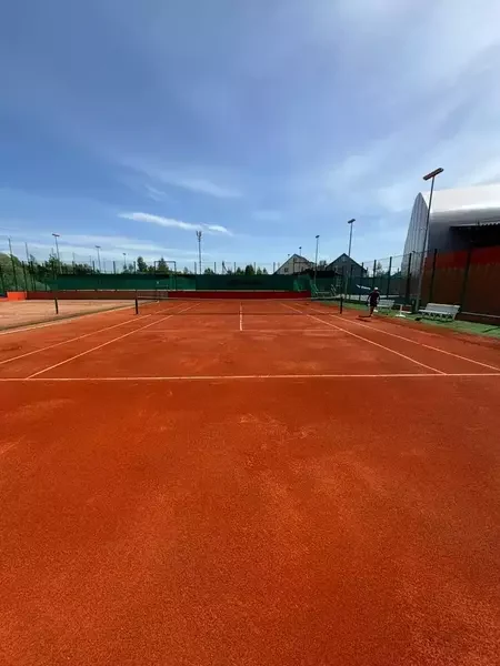 Корт April Tennis Club в Апрелевке