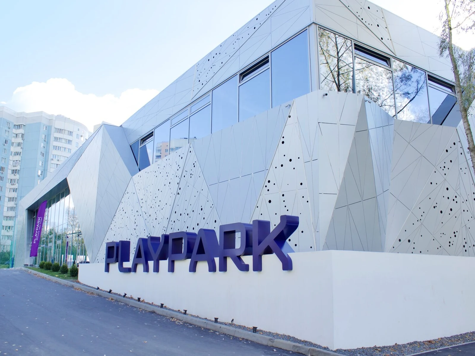 Фасад спортивного комплекса PlayPark