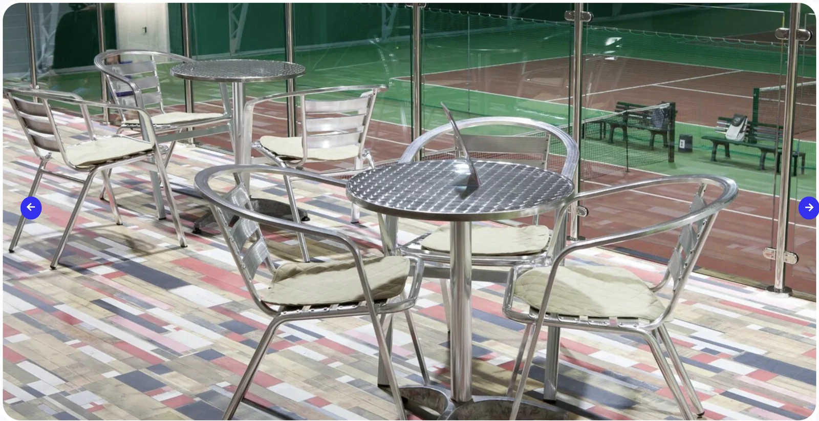 Крытый корт Slice Tennis Club, вид от задней линии