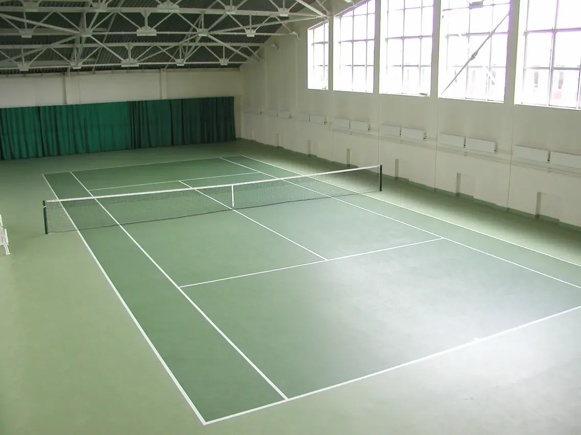 Крытый корт теннисного центра Эйс